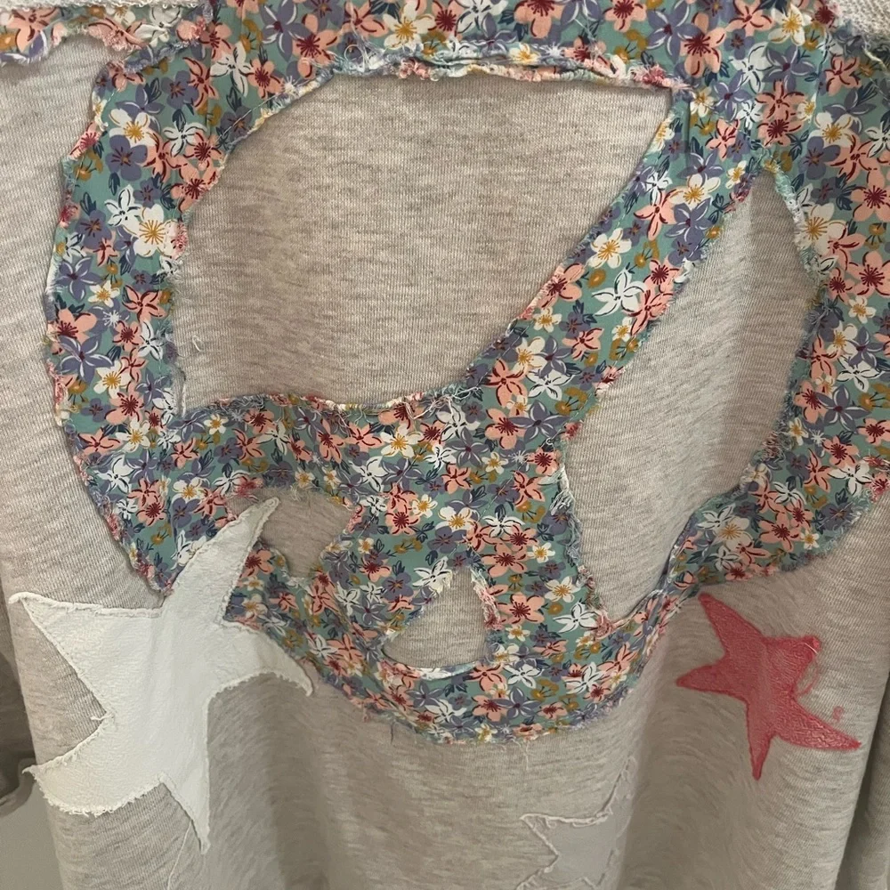 Easel Floral Peace Sign Lightweight Patchwork Oversized Sweatshirt - Picture 2 of 9